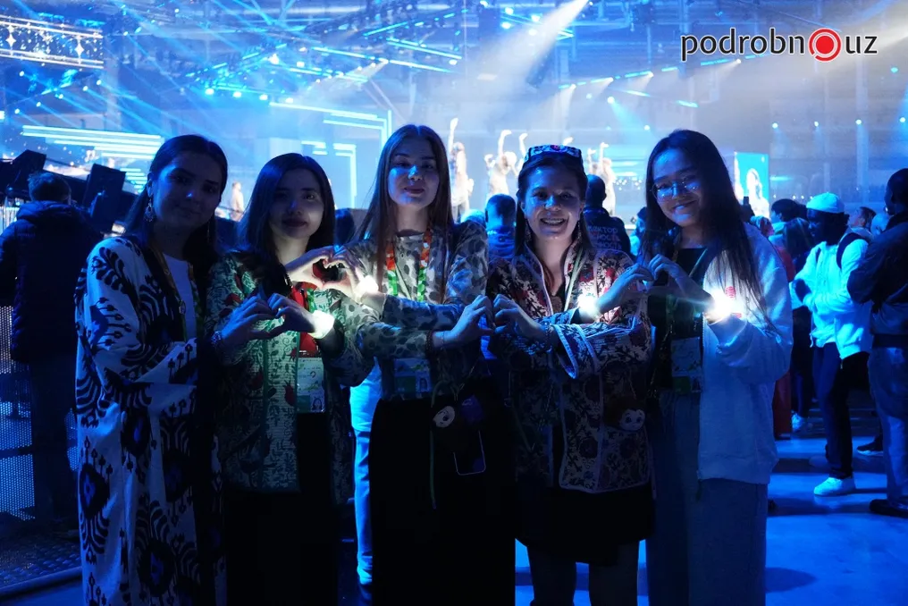 Festival Internacional da Juventude em Ekaterimburgo une jovens do Uzbequistão com representantes de 191 país