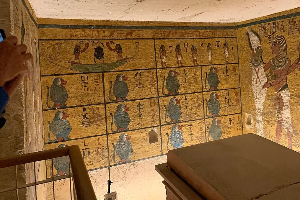 Tutankhamonning qabriga yaqin yangi skanerlashlar Nefertiti bilan bogʻliq yashirin xonalarni koʻrsatishi mumkin