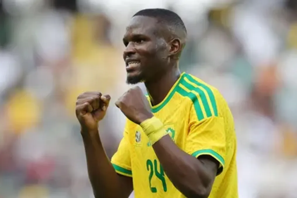 Former Scotland player calls Bafana defender Olwetu Mahanyi a model of quality