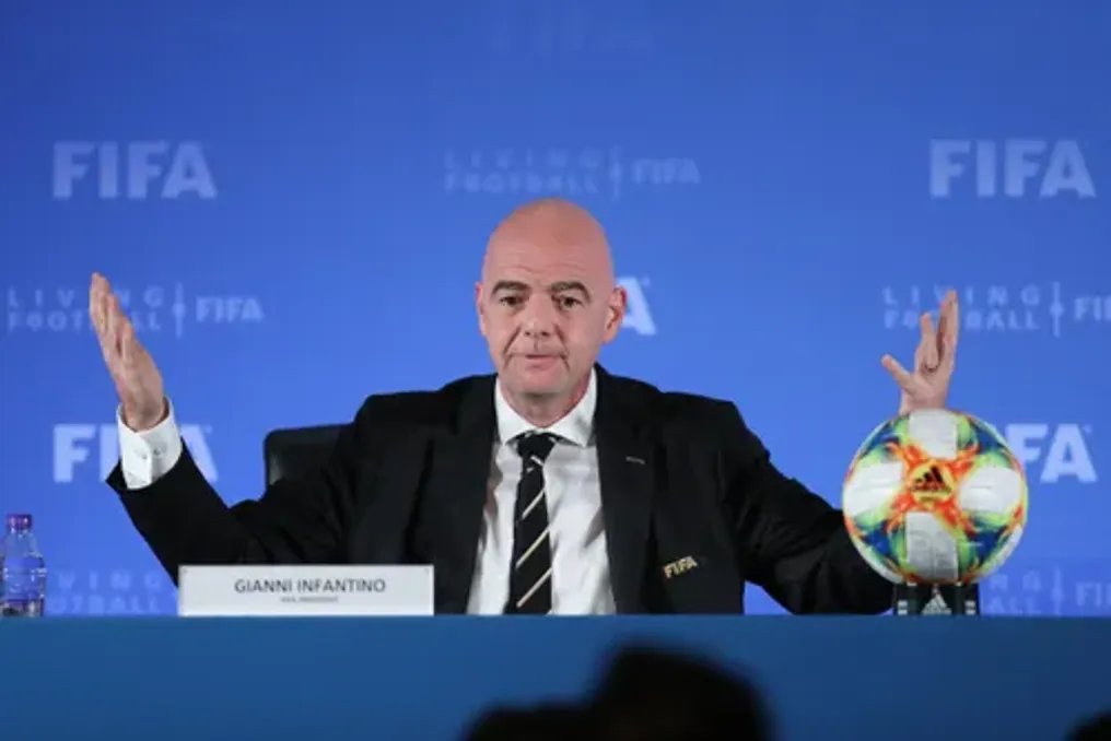 FIFA и UEFA оспаривают в суде Флориды отмененный коммерческий план Инфантино