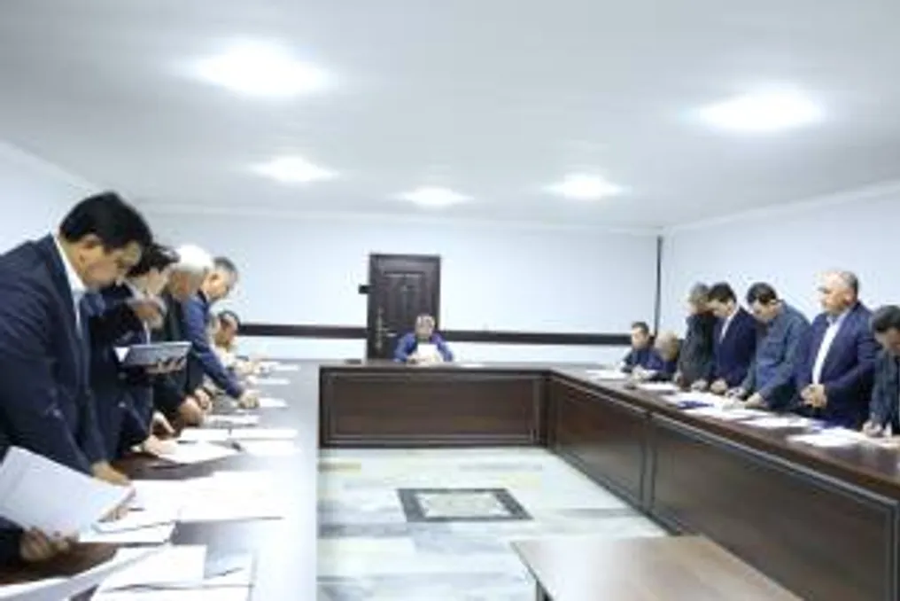 जिज़्झाख में कम समय में कपास की कटाई के मुद्दों पर चर्चा हुई