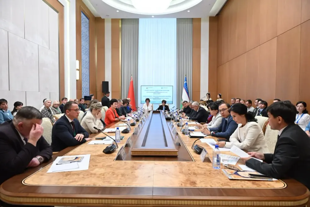 Uzbequistão e Bielorrússia expandem a cooperação interregional em fórum em Khiva