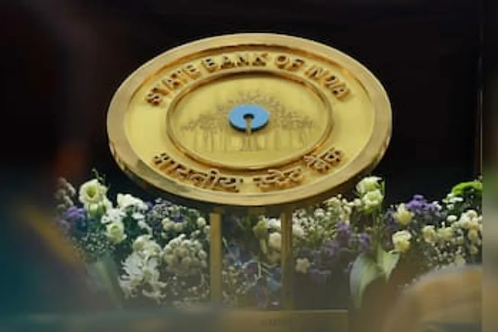 State Bank of India acquires about 40% of Reliance's $1.35 billion debt offering