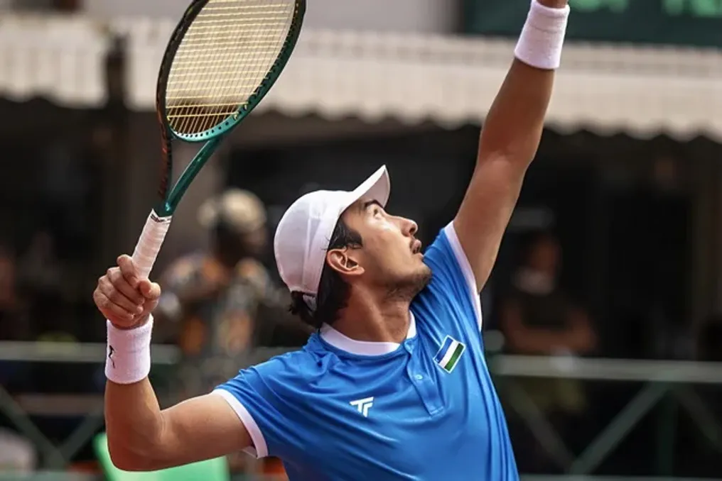 Humoyun Sultanov avançou para as semifinais do torneio de tênis dos Jogos Asiáticos