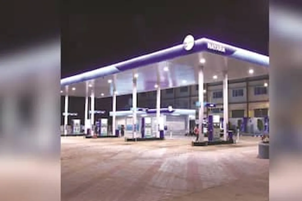 Компания Nayara Energy отрицает введение ограничений на поставки топлива в розничной сети