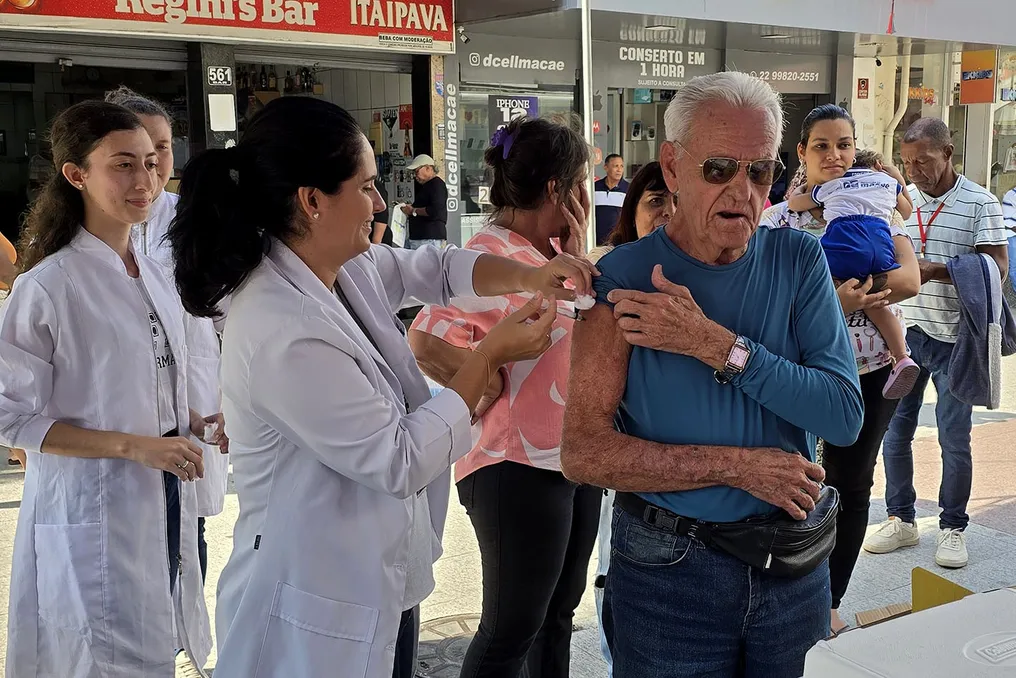 Macaé Administration invites people aged 85 and older for pneumonia vaccination