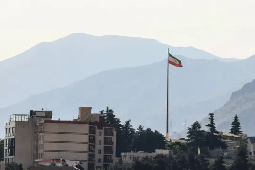 EUA impõem sanções a dois empresários iranianos e 30 empresas de cinco países
