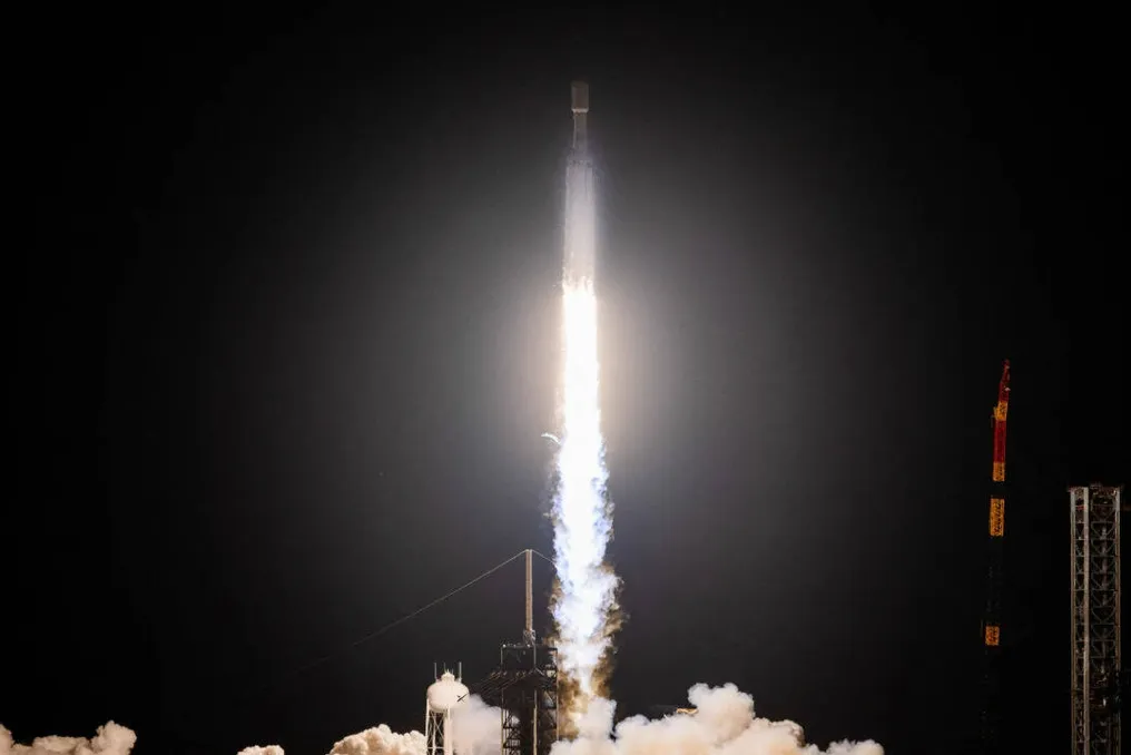 Várias cargas úteis indianas alcançaram a órbita no foguete Falcon 9 da SpaceX