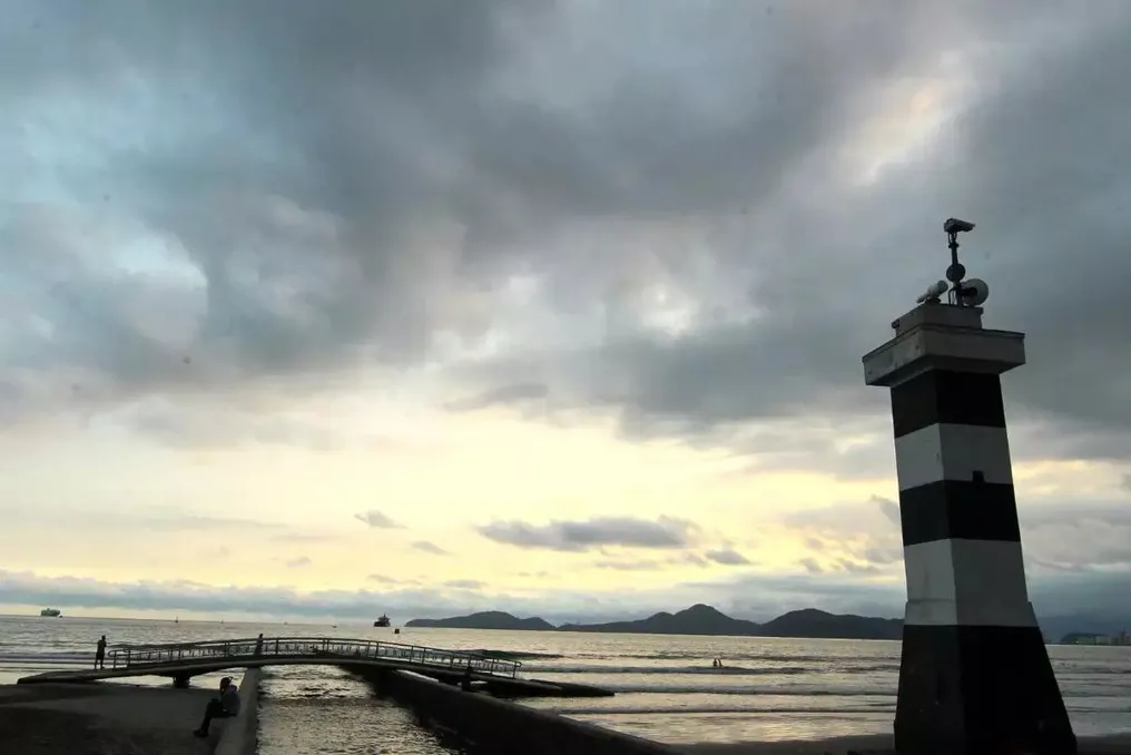 Baixada Santista e Vale do Ribeira terão tempo instável, chuva e temperaturas amenas neste fim de semana