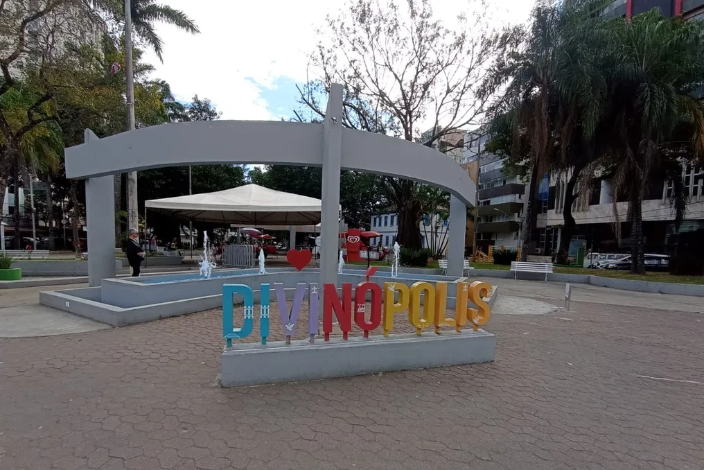 Event 'Picnic in the Square' in Divinópolis will offer theater, music, and storytelling for children
