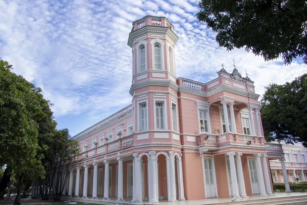 Universidade Federal do Ceará aprova cinco novos cursos para 2027 em Fortaleza e interior