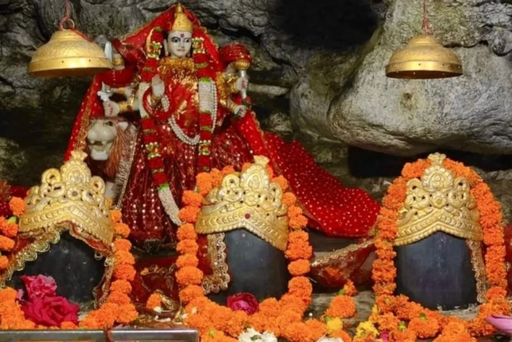 माता वैष्णो देवी के अनसुलझे रहस्य: उत्पत्ति के मिथक और पवित्र स्थल