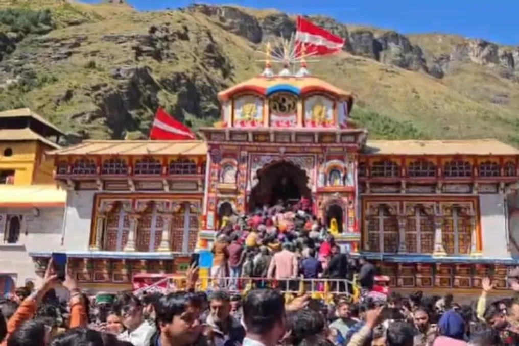 Durante Pitrpaksha em Badrinath Dham, um grande número de peregrinos se reuniu; mais de 60 mil visitaram Brahmakapal em 8 dias