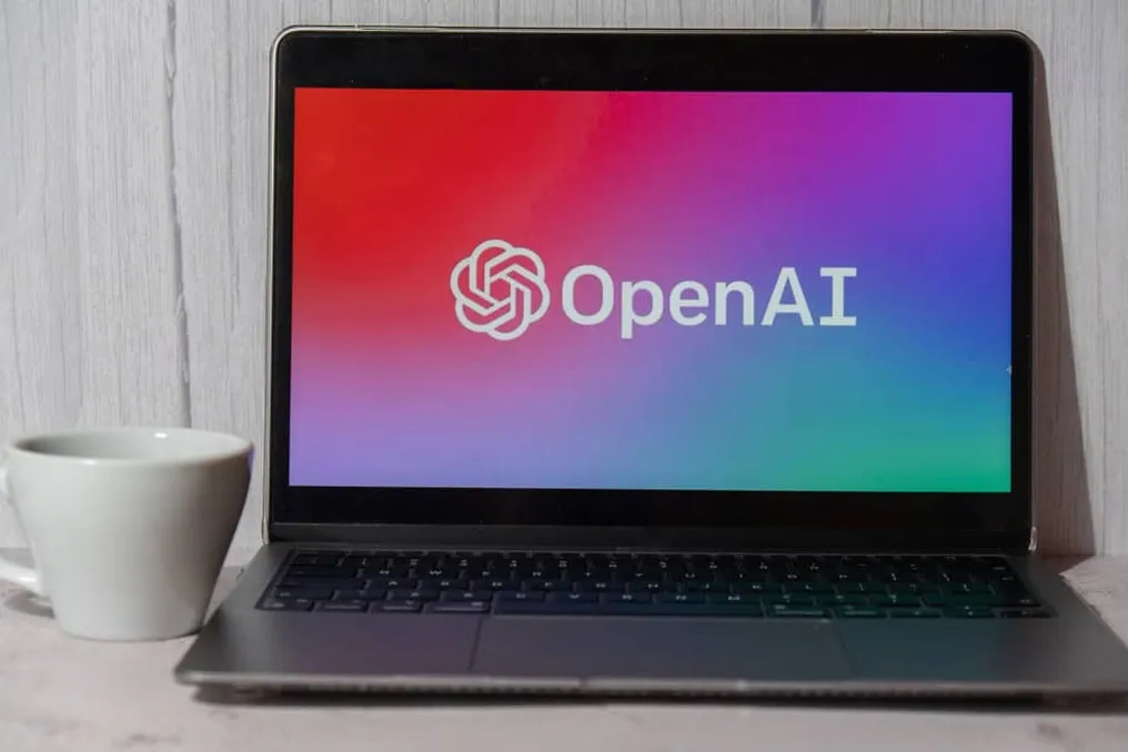 Sobiq xodim OpenAI va boshqa kompaniyalarni sunʼiy intellekt rivojlanishi bilan bogʻliq xatarlar uchun tanqid qildi