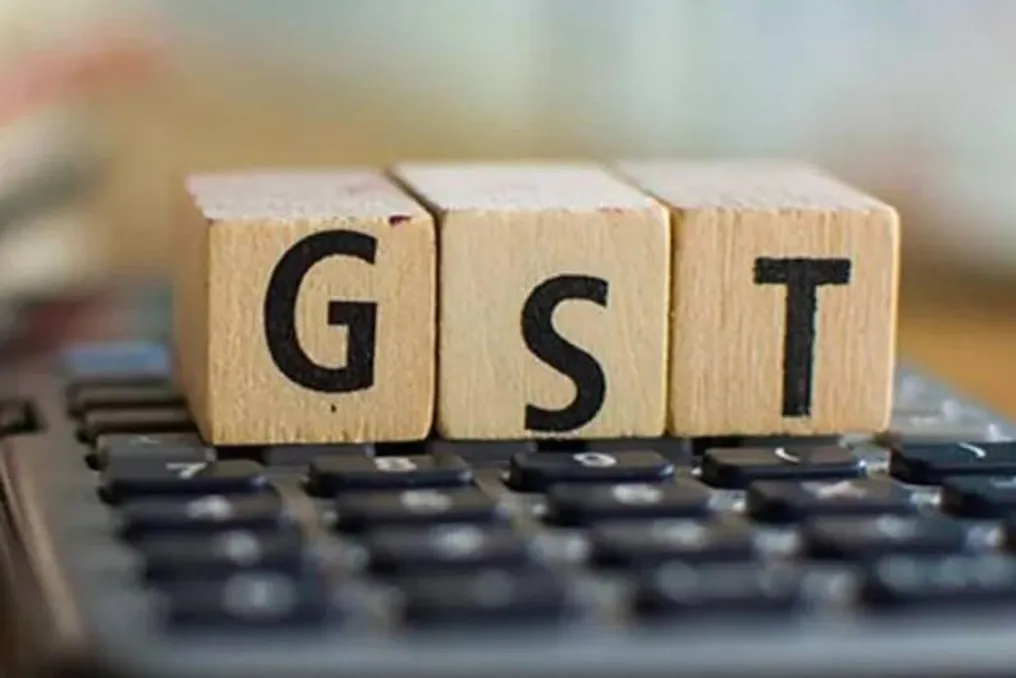 Proposal to limit official arrest powers under GST law; possible increase in criminal case threshold