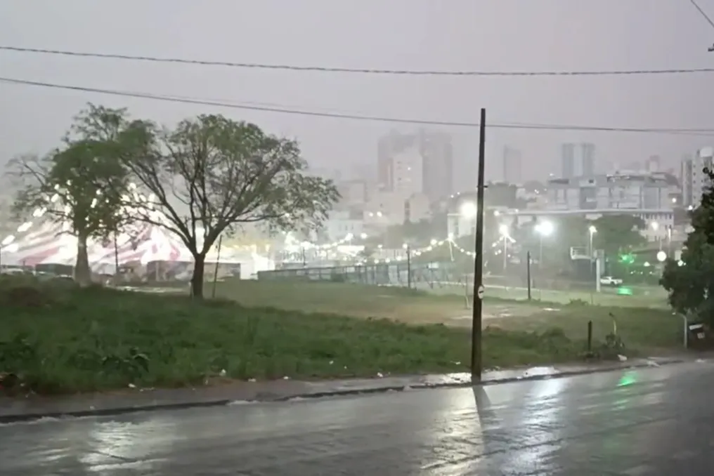 Uberlândia e região recebem alerta de temporais com ventos de até 100 km/h; confira a previsão semanal