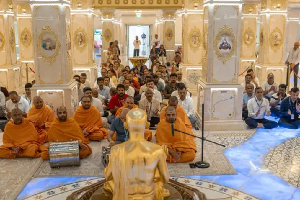 अबू धाबी में BAPS मंदिर घायल पायलट मचारा के लिए विशेष प्रार्थनाएं कर रहा है