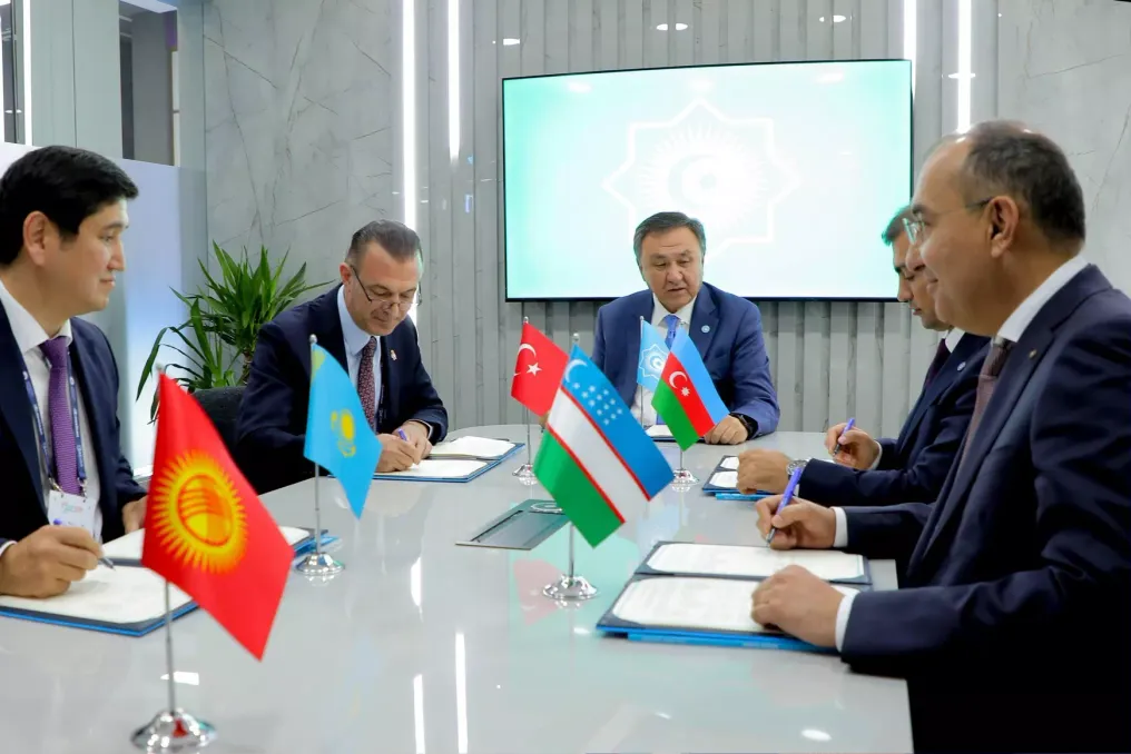 Uzbequistão assina acordo de cooperação espacial com estados do mundo Turco