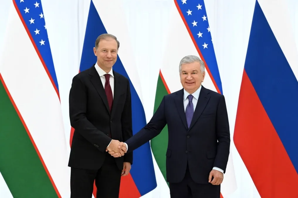 Uzbequistão e Rússia concordam em aumentar o volume de comércio e acelerar projetos industriais