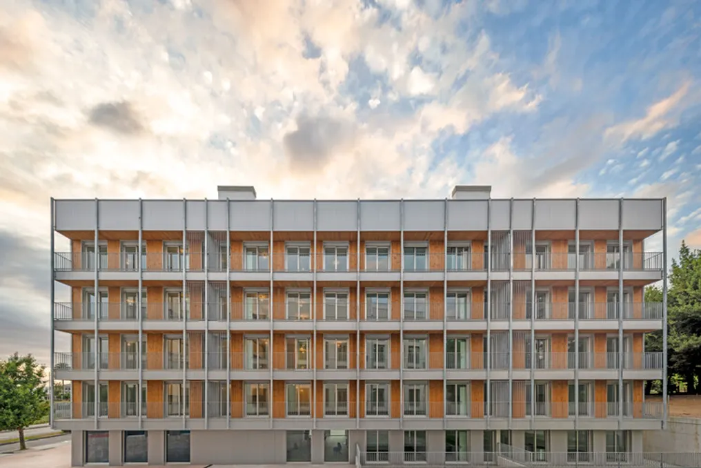 Quatro edifícios de habitação social em Valdecorvos, Pontevedra, projetados por Díaz y Díaz Arquitectos