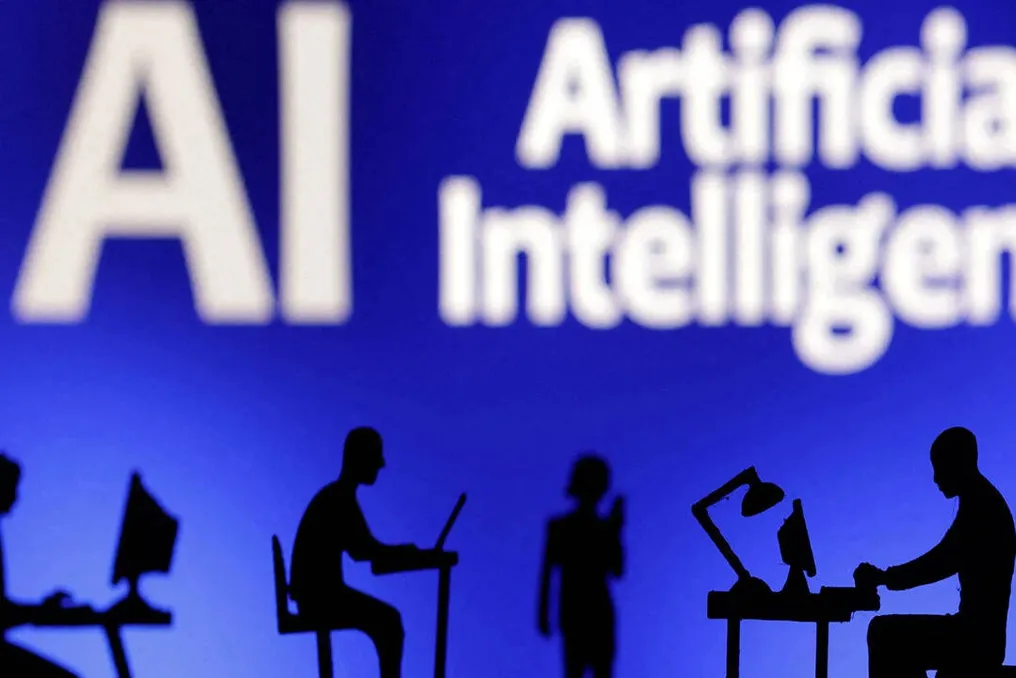 A demanda por habilidades em inteligência artificial cresce, mas a IA generativa afeta a contratação em profissões de escritório na Índia