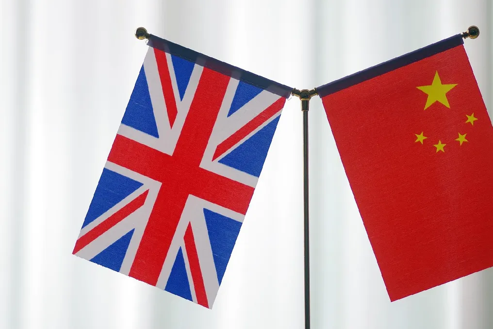 China's Vice Premier He Lifeng and UK Chancellor John Healey held video conference on economic ties