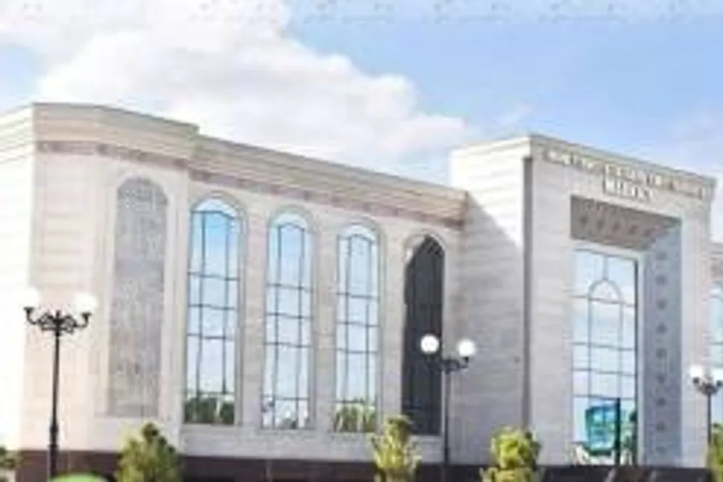 पर्यटक विद्वानों ने टर्मिनल की खोज शुरू की