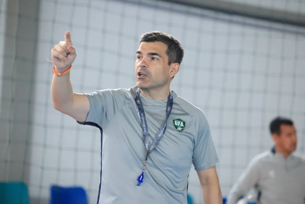 Treinador principal da seleção do Uzbequistão de futsal, José Maria Mendes, pede demissão devido a problemas de saúde