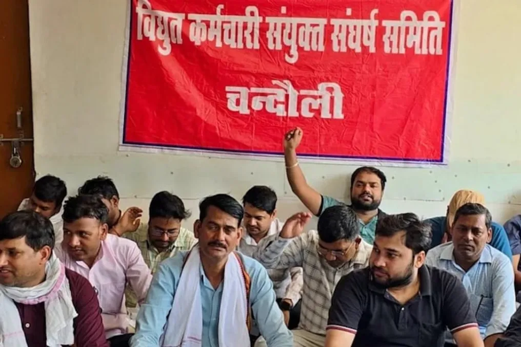 Uttar Pradesh to reinstate 25 thousand laid-off power grid workers and increase retirement age