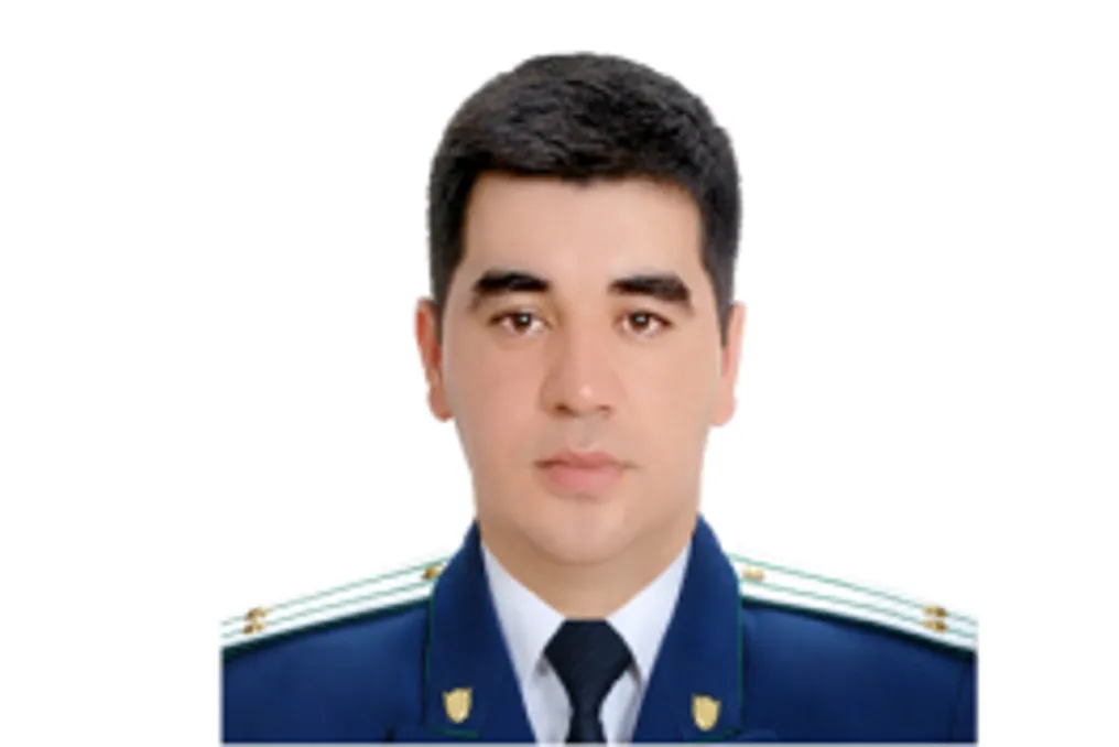 Bunyod Bakhtiyorovich Kudratov defendeu sua tese de doutorado em ciências jurídicas