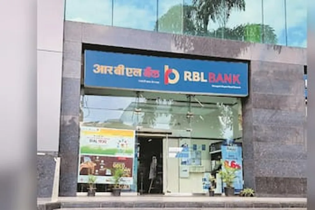 Ações do RBL Bank caem 7,55% devido ao aumento das provisões, afetando o lucro no segundo trimestre