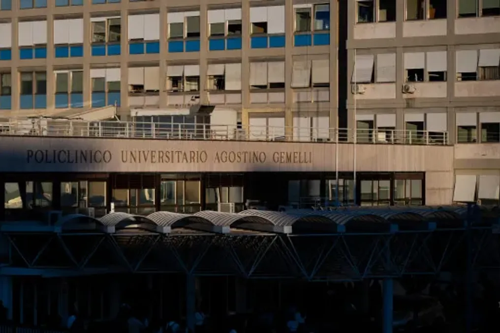 Pope Leo XIV undergoes lung surgery and has a quiet night after the procedure