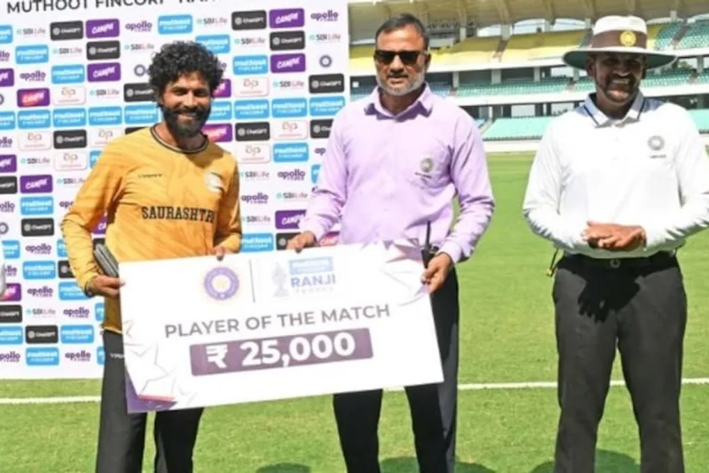 Ravindra Jadeja receives 25 thousand rupee award for century in domestic cricket