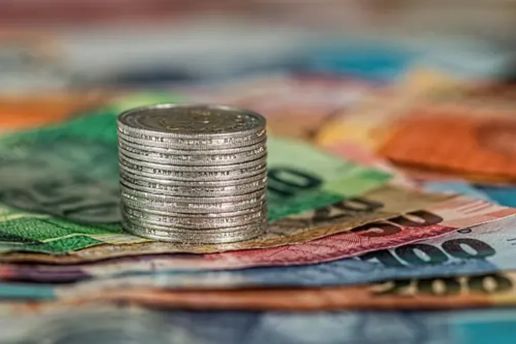 19 municípios devem 1,79 bilhões de randes em contribuições para aposentadoria