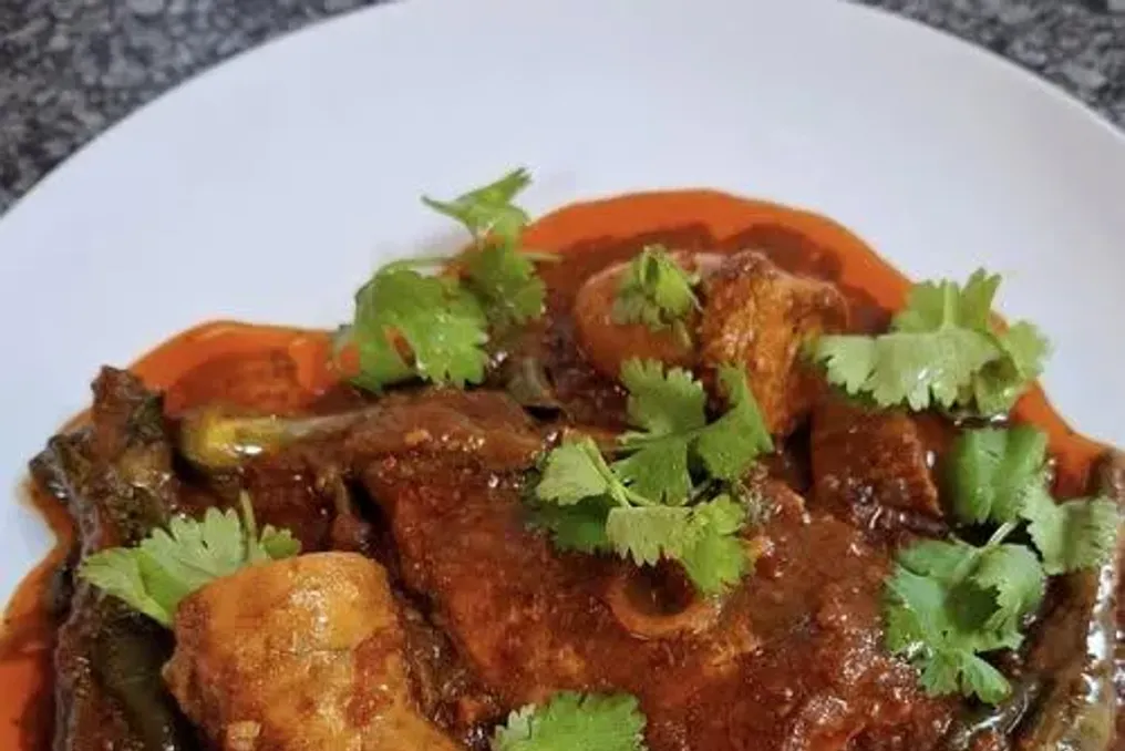 Recipe for Salmon, Caviar, and Eggplant Curry with a Spicy Flavor