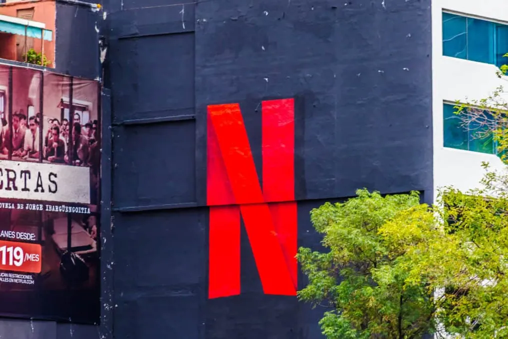 Netflix Braziliyadagi narxlarni oshirdi; Premium rejasi oyiga 71,90 R$ ga yetdi