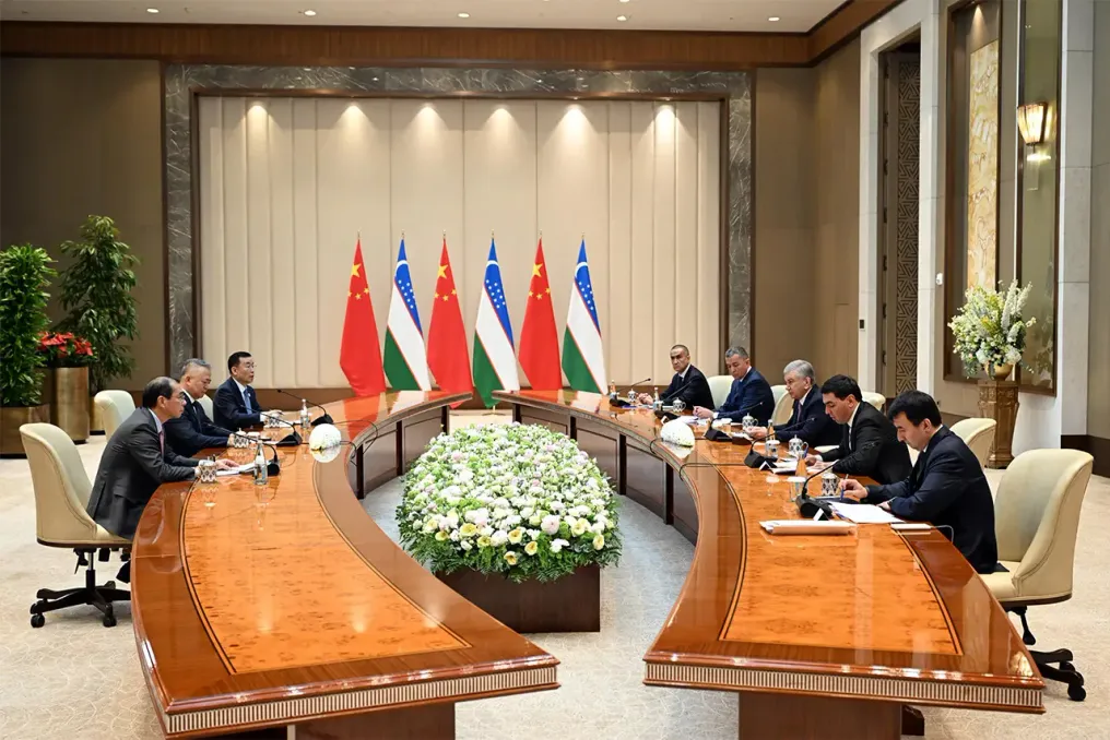 Uzbequistão discute projetos de energia com empresas chinesas