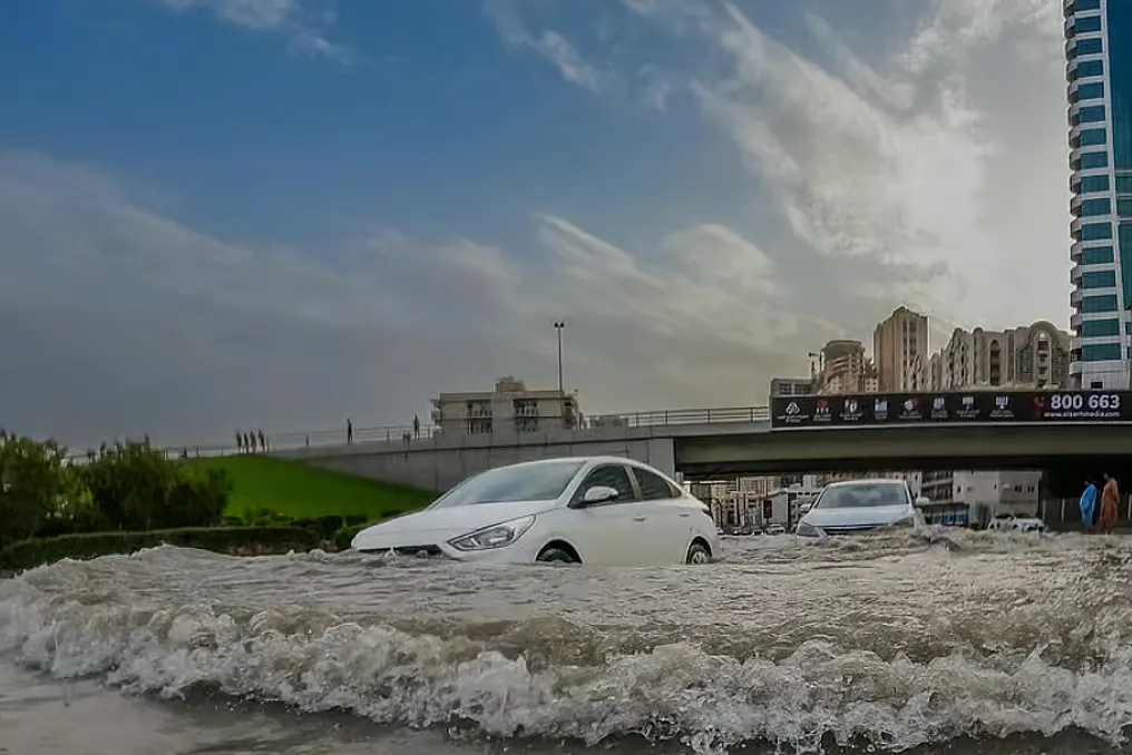 Previsão do Centro Nacional de Meteorologia: El Niño persistirá até março de 2027, com chuvas acima da média esperadas nos Emirados Árabes Unidos