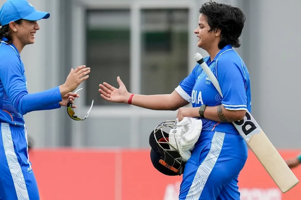 Shefali Verma Smriti Mandanaʼni ortda qoldirdi va T20 da 900 dan ortiq ball toʻplagan dunyodagi birinchi ayol boʻldi