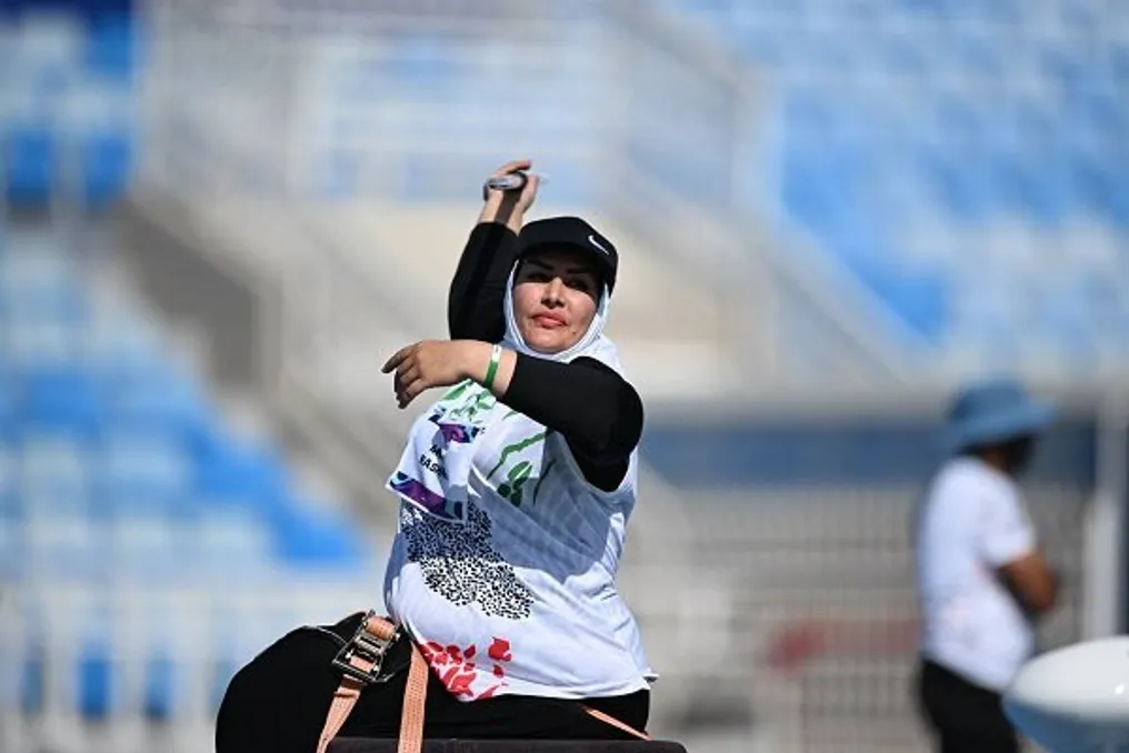 Atletas iranianas Moradi e Motaghian conquistam medalhas de prata e bronze no lançamento de dardo