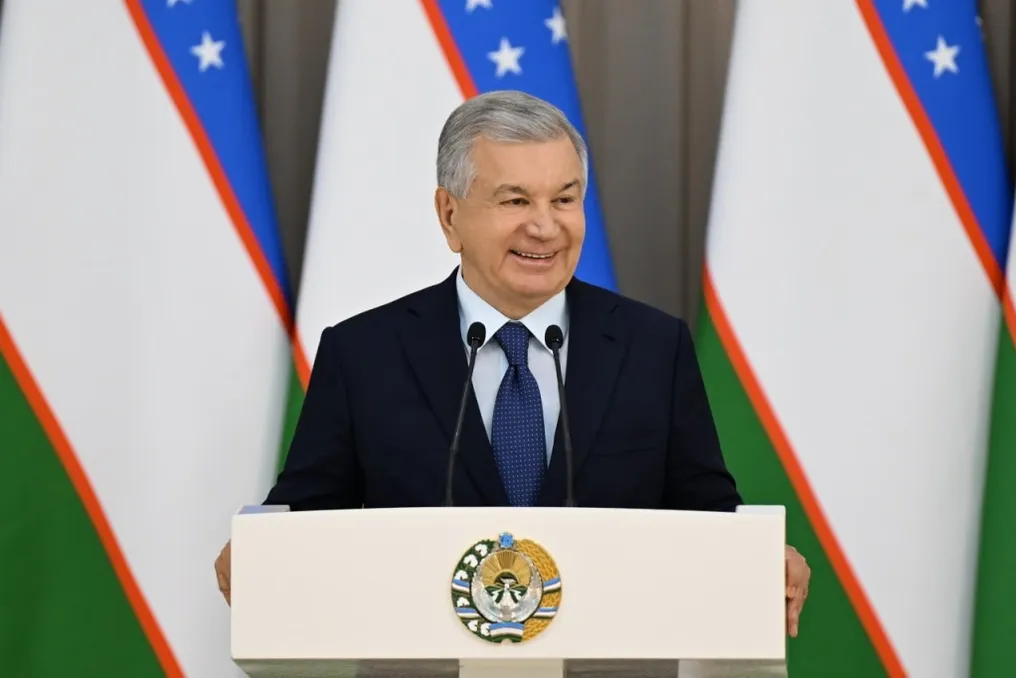 Shavkat Mirziyoyev pediu para fortalecer o desenvolvimento da língua uzbeque na ciência e nas tecnologias digitais