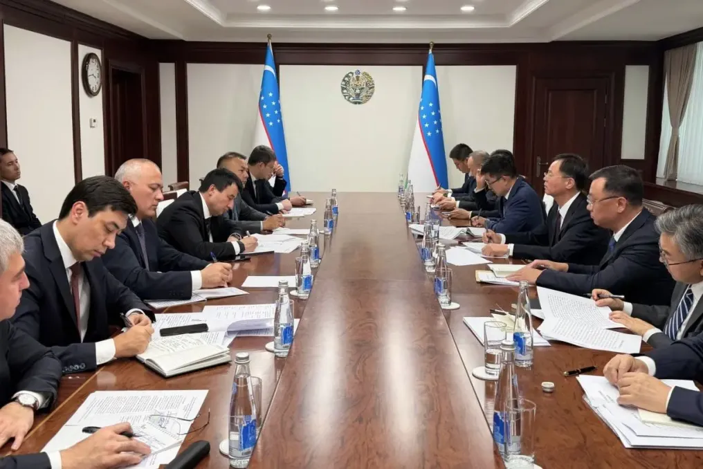Uzbequistão e CNPC discutem expansão de reservatórios de gás e projetos energéticos conjuntos