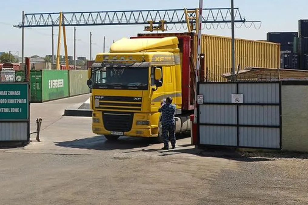 YEOI import bojxonal toʻlovlarini baʼzi yengil sanoat mahsulotlari va elektronika uchun oshiradi