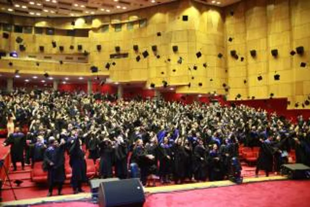 Toshkentda xalqaro Vestminster universiteti bitiruvchilariga diplomlar topshtirildi