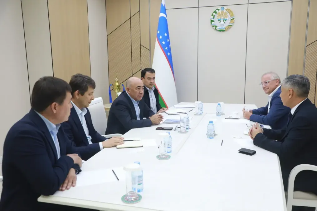 Governador da Região de Tashkent discute projetos de investimento com a liderança da Lasselsberger Group
