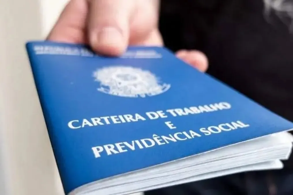 Propostas de Lula e Flávio Bolsonaro sobre a Consolidação das Leis do Trabalho (CLT) e relações trabalhistas