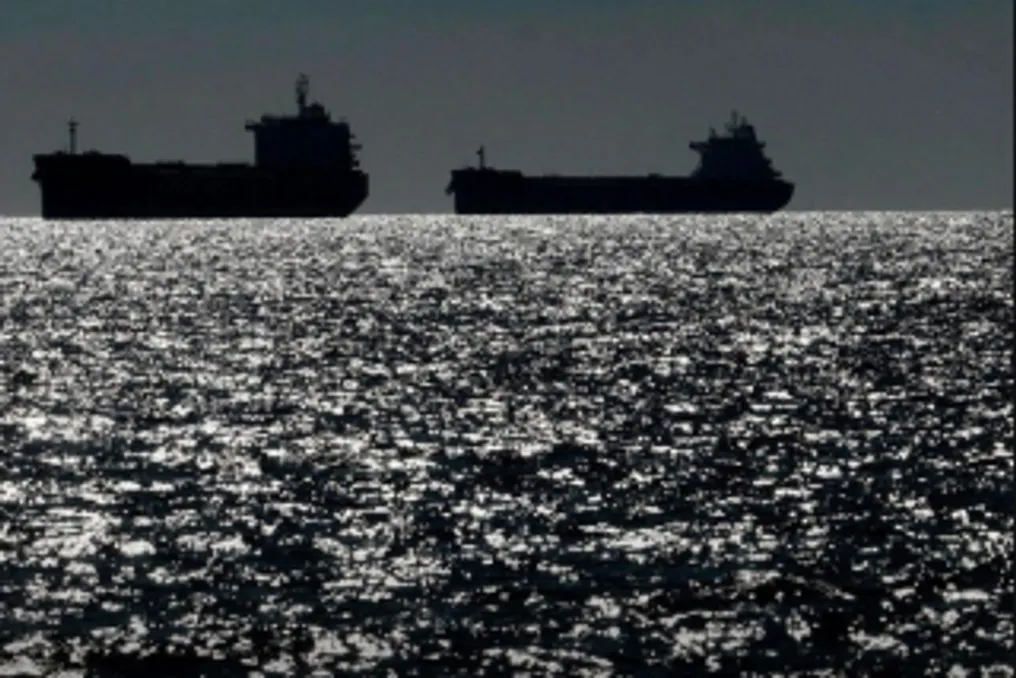 По данным WSJ, плавучие нефтяные хранилища Ирана опустели из-за морской блокады США