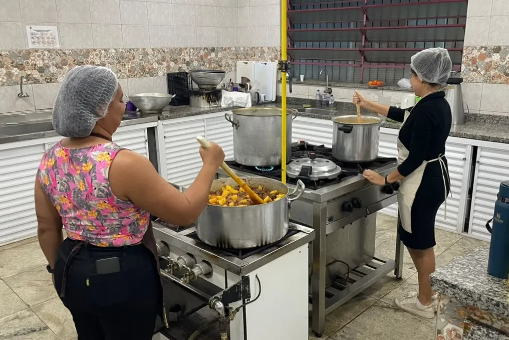 Escola em Limeira oferece almoço para mesários durante as eleições e detalha o cardápio do dia