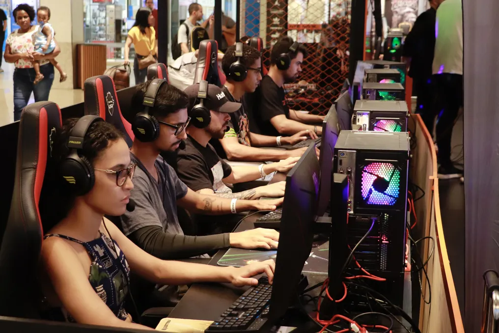 Survey indicates that 74% of game students in Baixada Santista wish to seek job opportunities outside the region