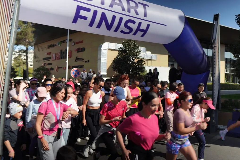 Charity run PINK UNITY RUN 2026 held in Tashkent to support women with oncological diseases